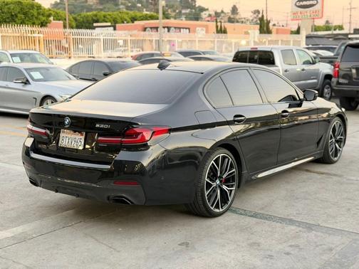 Black Sapphire Metallic 2021 BMW 530 530i
