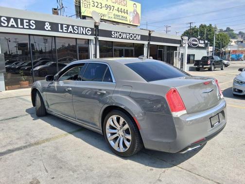 Ceramic Grey Clearcoat 2017 Chrysler 300 Limited