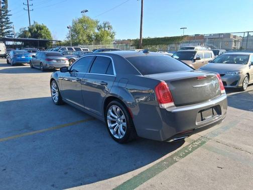2017 Chrysler 300 Limited