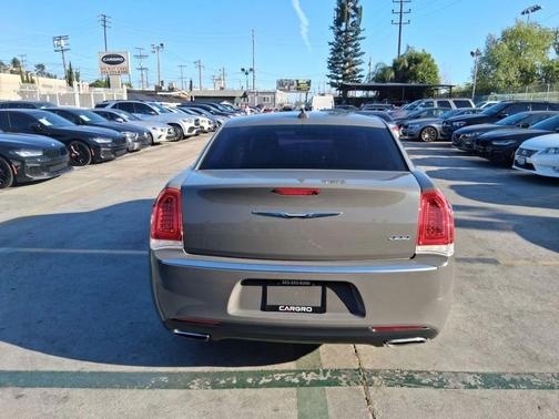 2017 Chrysler 300 Limited