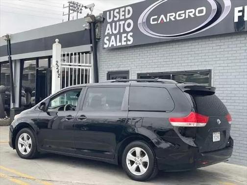 2014 Toyota Sienna LE