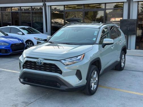 2022 Toyota RAV4 Hybrid XLE