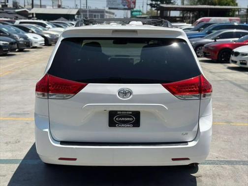 2012 Toyota Sienna LE