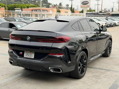 Black 2021 BMW X6 sDrive40i
