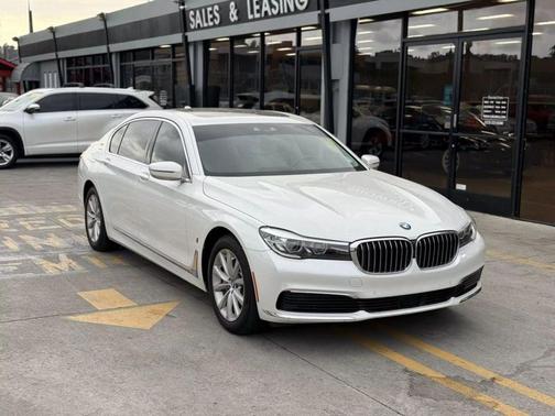 2019 BMW 740e xDrive iPerformance
