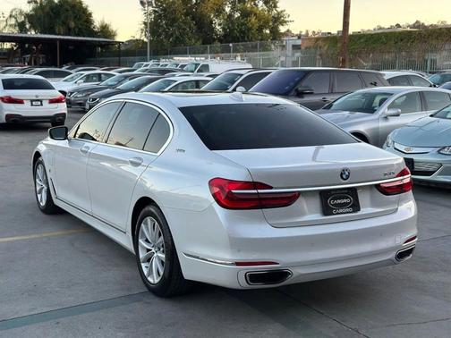 2019 BMW 740e xDrive iPerformance