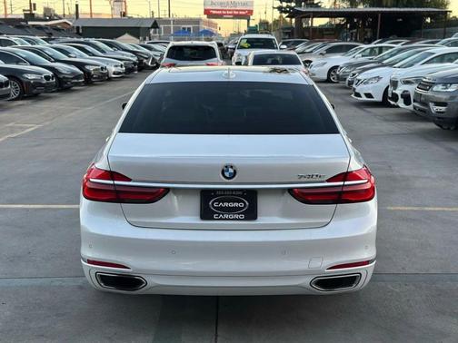 2019 BMW 740e xDrive iPerformance