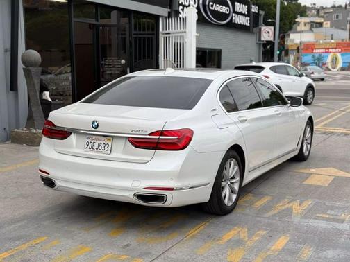 2019 BMW 740e xDrive iPerformance