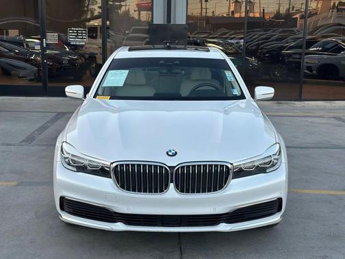 2019 BMW 740e xDrive iPerformance