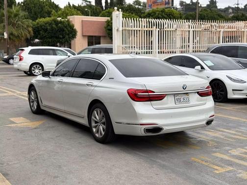 2019 BMW 740e xDrive iPerformance