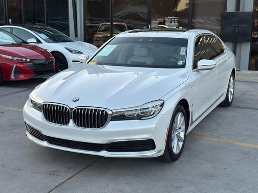 2019 BMW 740e xDrive iPerformance