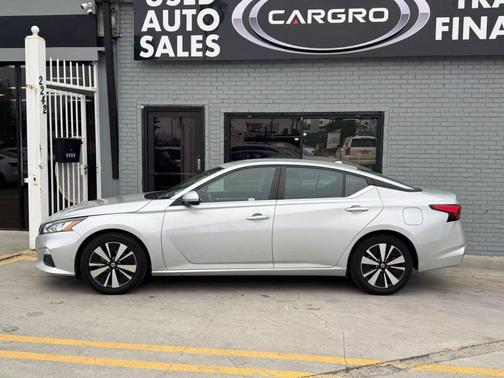 2021 Nissan Altima 2.5 SV