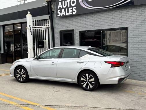 2021 Nissan Altima 2.5 SV