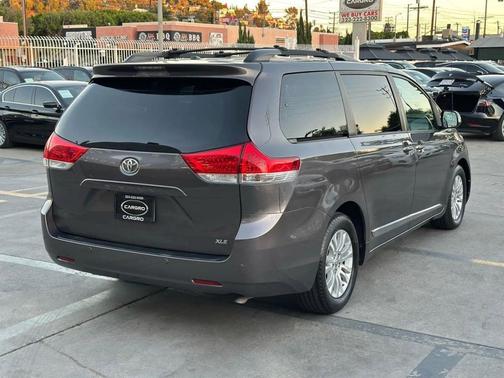 2013 Toyota Sienna XLE