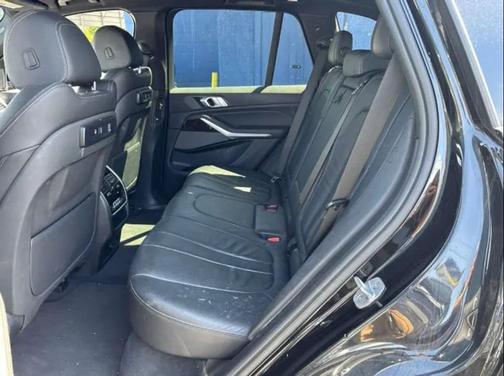 Black Sapphire Metallic 2019 BMW X5 xDrive40i