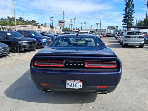 2015 Dodge Challenger SXT