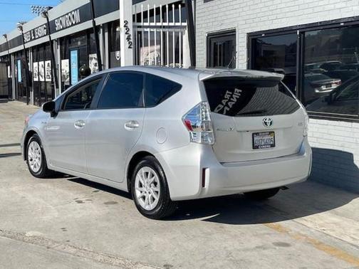 2012 Toyota Prius v Two
