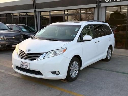 2012 Toyota Sienna XLE
