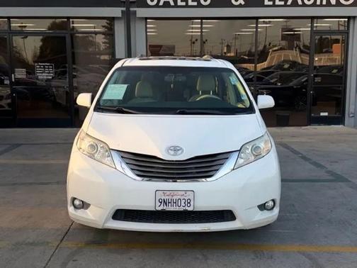 2012 Toyota Sienna XLE