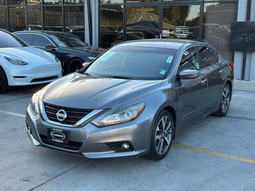 2016 Nissan Altima 2.5 SR