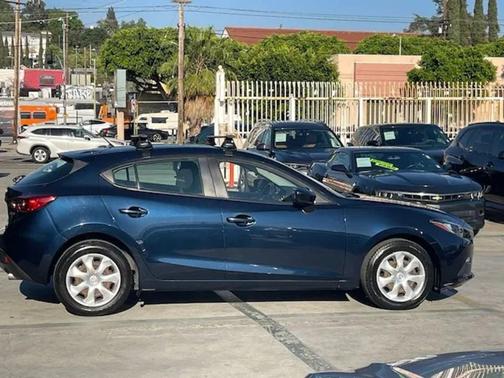 2016 Mazda Mazda3 i Sport