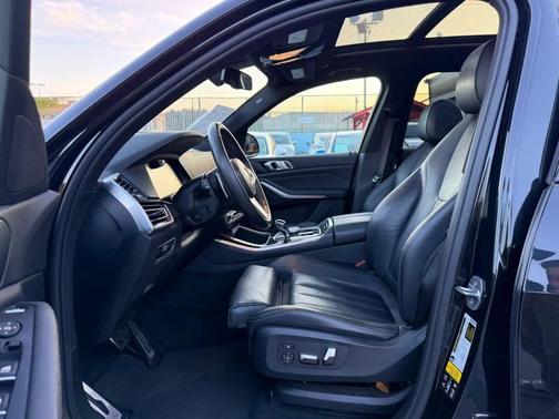 Black Sapphire Metallic 2020 BMW X5 xDrive40i