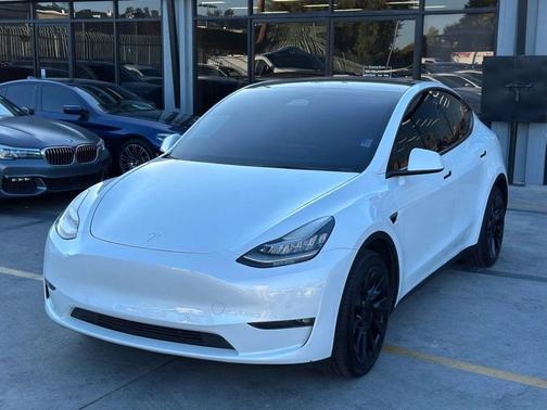 2022 Tesla Model Y Long Range Dual Motor All-Wheel Drive
