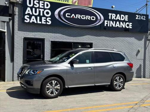 2018 Nissan Pathfinder SV