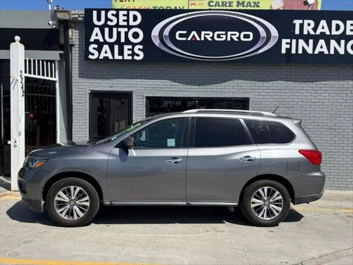 2018 Nissan Pathfinder SV