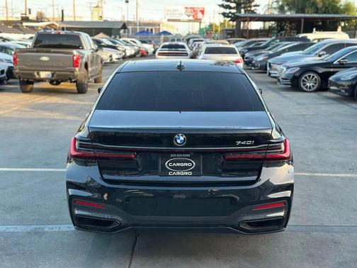 2020 BMW 740 740i