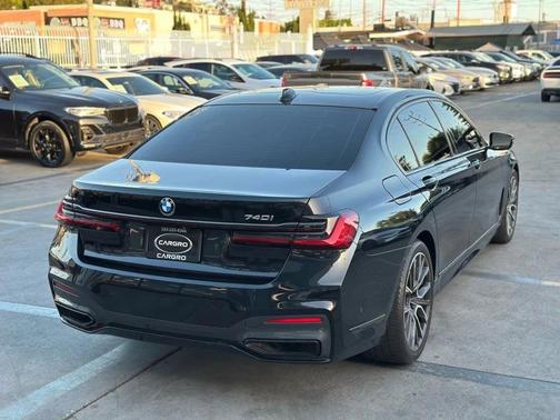 2020 BMW 740 740i