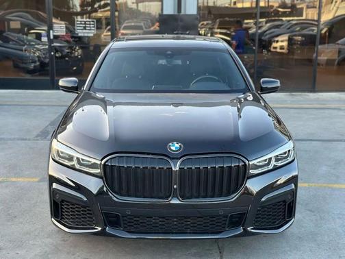 2020 BMW 740 740i