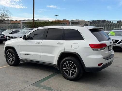 2017 Jeep Grand Cherokee Laredo