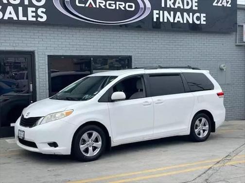 2012 Toyota Sienna LE