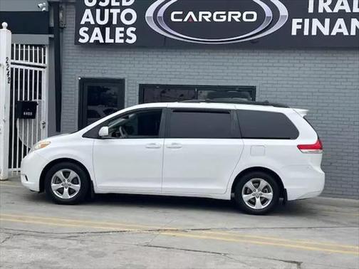 2012 Toyota Sienna LE