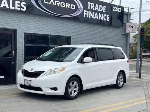 2012 Toyota Sienna LE