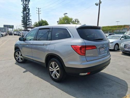 Lunar Silver Metallic 2017 Honda Pilot EX