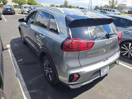 2022 Kia Niro LXS