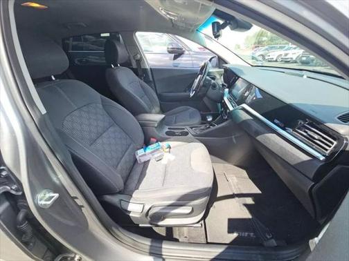 2022 Kia Niro LXS