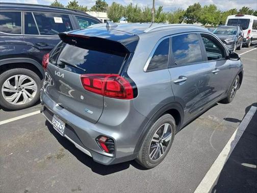 2022 Kia Niro LXS