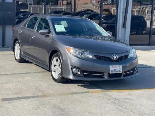 Gray 2013 Toyota Camry SE