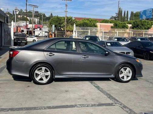 Gray 2013 Toyota Camry SE