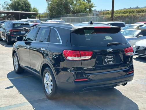 2016 Kia Sorento LX