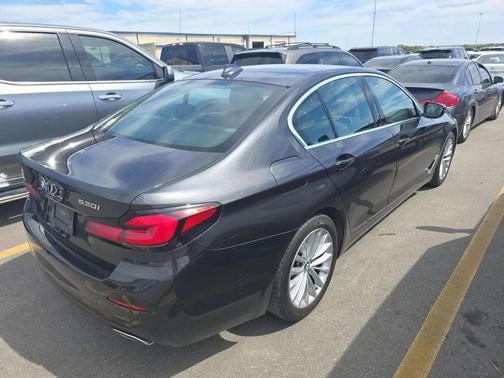 2021 BMW 530 530i