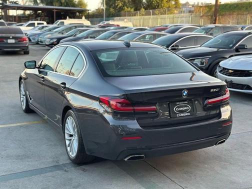 2021 BMW 530 530i