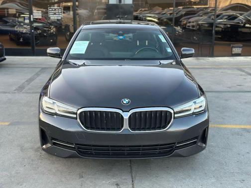 2021 BMW 530 530i