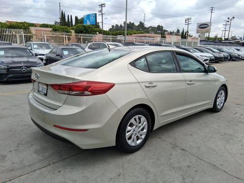 Mineral Beige 2017 Hyundai ELANTRA SE