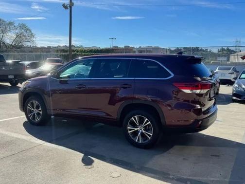 2017 Toyota Highlander LE Plus