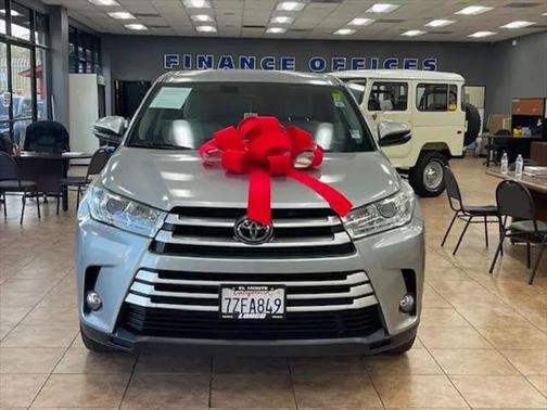 2017 Toyota Highlander LE