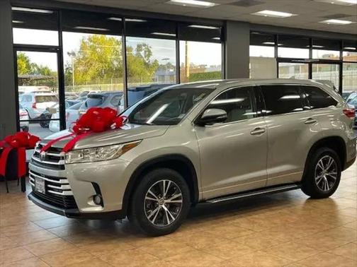 2017 Toyota Highlander LE